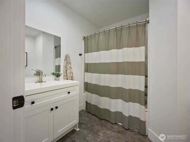 1015 Peach Road, Winlock, WA 98596