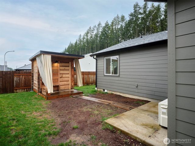 1015 Peach Road, Winlock, WA 98596