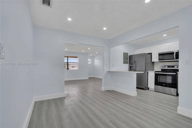 8772 SW 27th St 8772, Miami, FL 33165