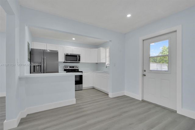 8772 SW 27th St 8772, Miami, FL 33165