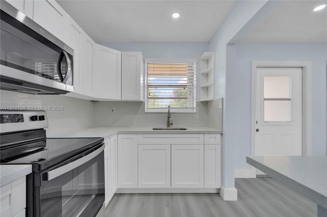 8772 SW 27th St 8772, Miami, FL 33165