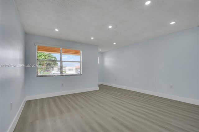 8772 SW 27th St 8772, Miami, FL 33165