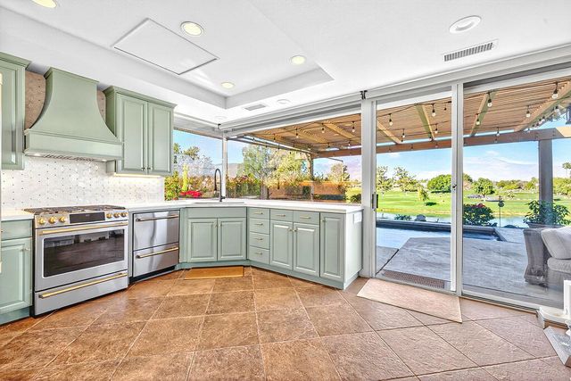 10 Colonial Drive, Rancho Mirage, CA 92270