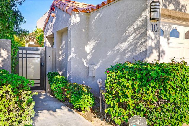 10 Colonial Drive, Rancho Mirage, CA 92270