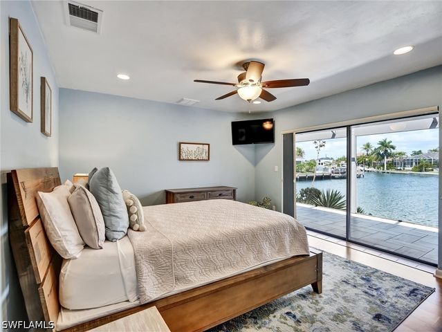 960 Beaver CT, Marco Island, FL 34145