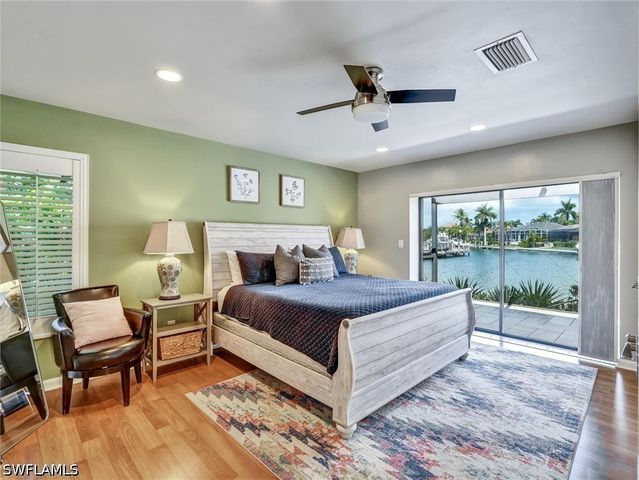 960 Beaver CT, Marco Island, FL 34145