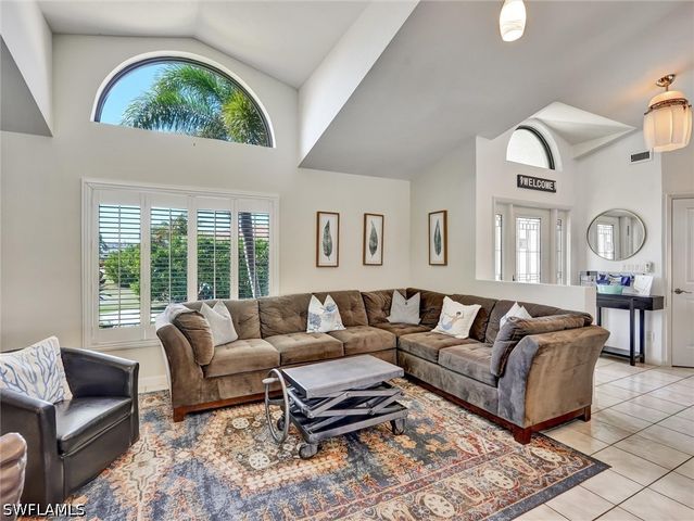960 Beaver CT, Marco Island, FL 34145