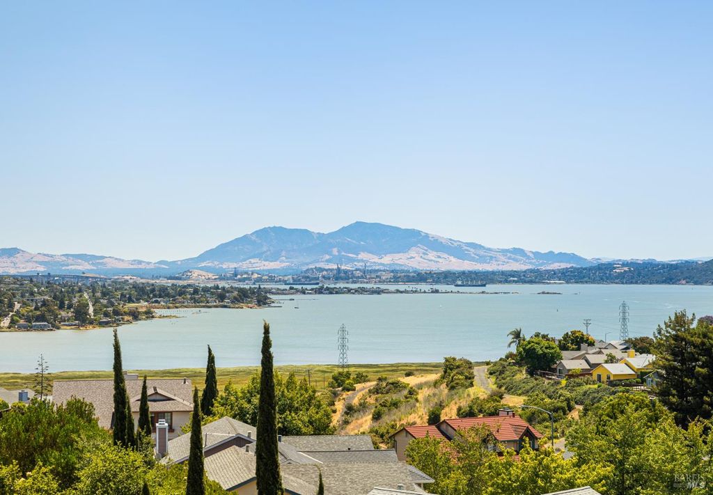 161 Crowsnest Ct, Vallejo, CA 94591