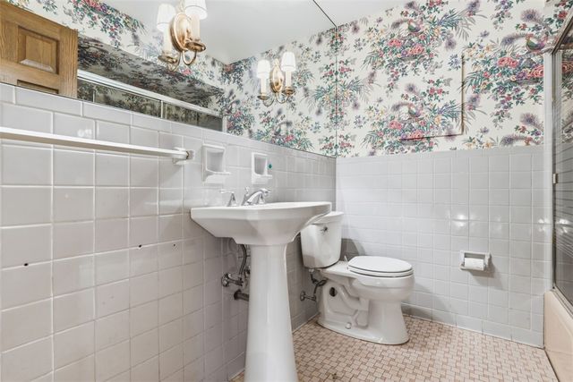 239 Byron Rd, Ross Twp, PA 15237