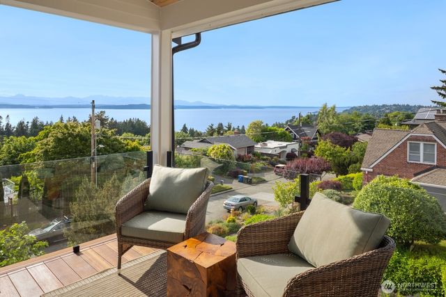7602 44th Avenue SW, Seattle, WA 98136