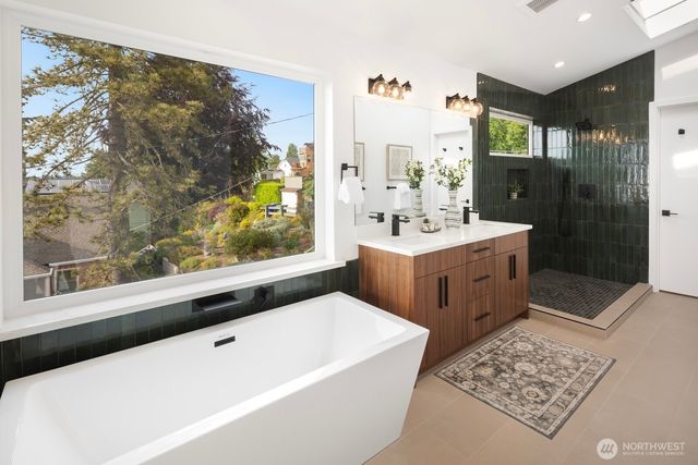 7602 44th Avenue SW, Seattle, WA 98136