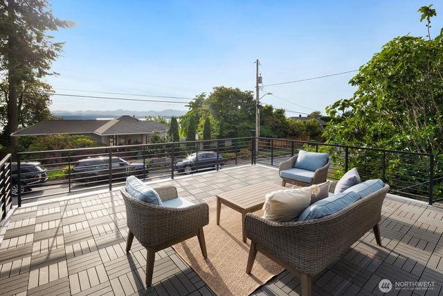 7602 44th Avenue SW, Seattle, WA 98136