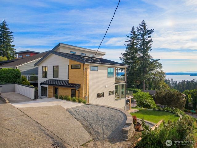 7602 44th Avenue SW, Seattle, WA 98136
