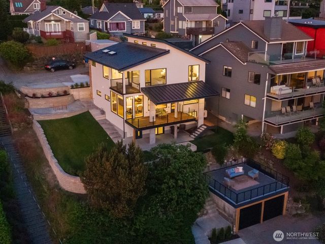 7602 44th Avenue SW, Seattle, WA 98136