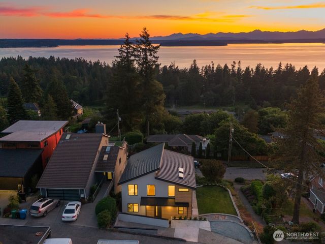 7602 44th Avenue SW, Seattle, WA 98136