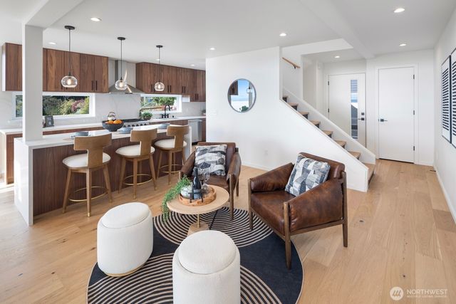 7602 44th Avenue SW, Seattle, WA 98136