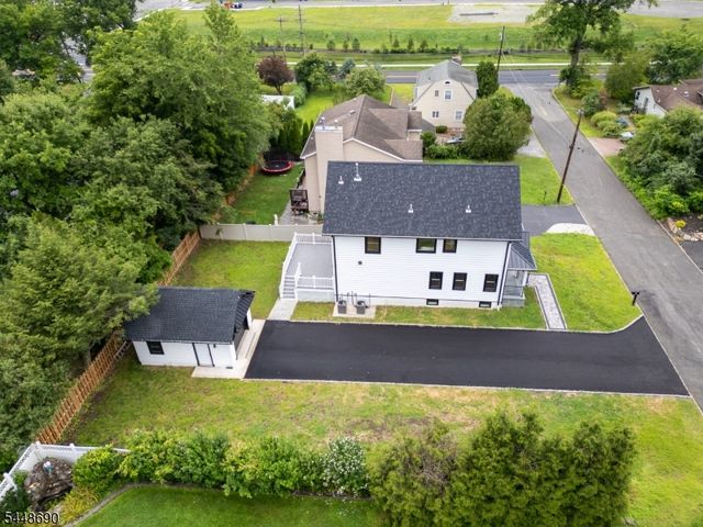 9 Hugenot St, East Hanover Twp., NJ 07936