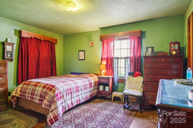 400 Will Hyatt Road, Waynesville, NC 28786