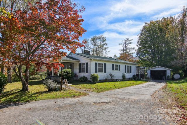 400 Will Hyatt Road, Waynesville, NC 28786