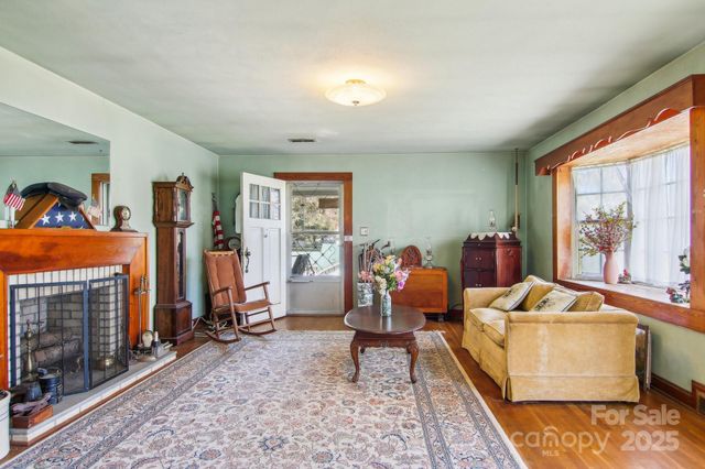 400 Will Hyatt Road, Waynesville, NC 28786