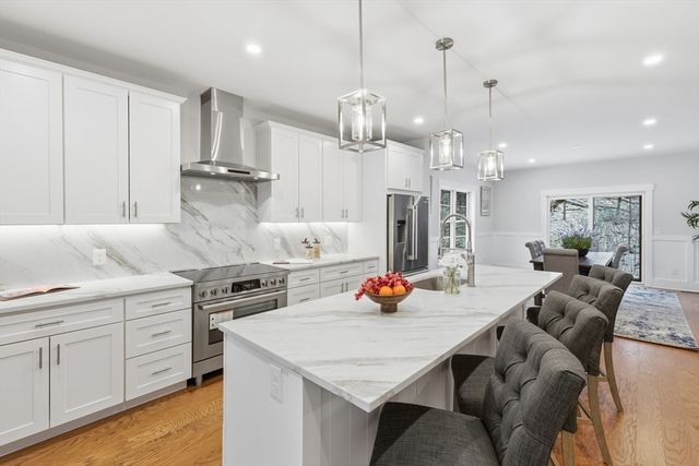 18 Evergreen Rd, Needham, MA 02494