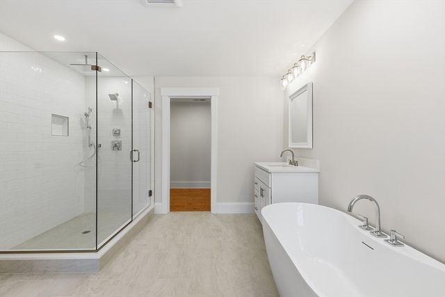 18 Evergreen Rd, Needham, MA 02494