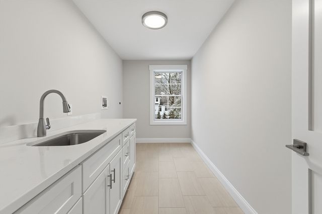 18 Evergreen Rd, Needham, MA 02494