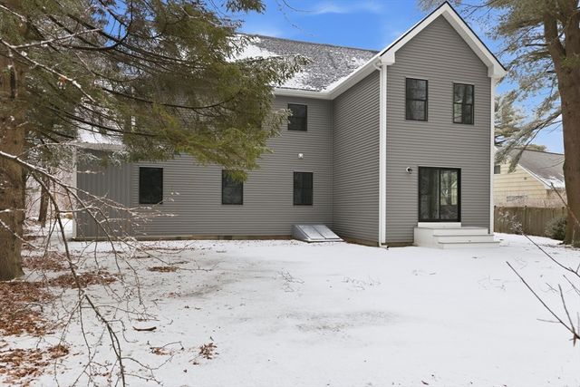 18 Evergreen Rd, Needham, MA 02494