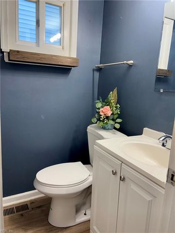 904 N Mallory ST, Hampton, VA 23663