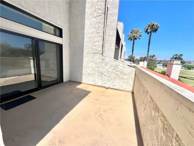 2508 Navarra 414, Carlsbad, CA 92009