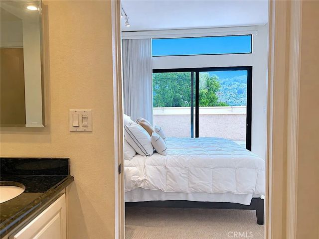 2508 Navarra 414, Carlsbad, CA 92009