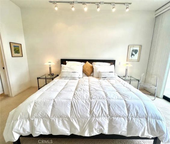 2508 Navarra 414, Carlsbad, CA 92009