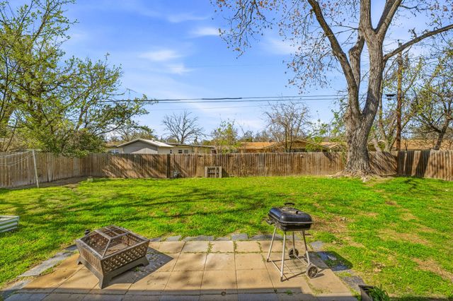 1310 N Cleveland Avenue, Stephenville, TX 76401