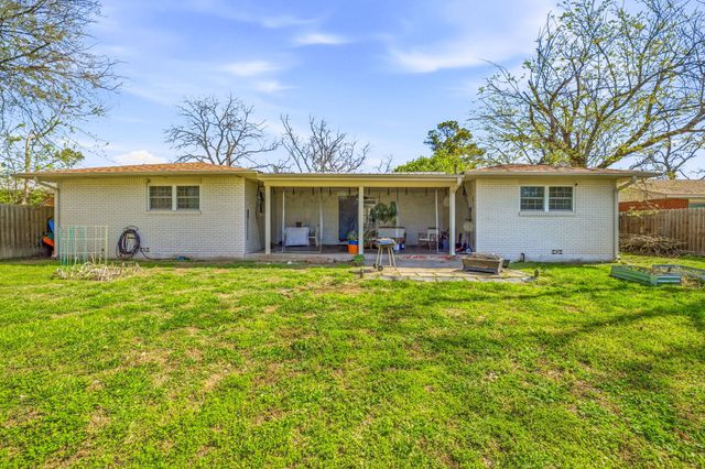 1310 N Cleveland Avenue, Stephenville, TX 76401