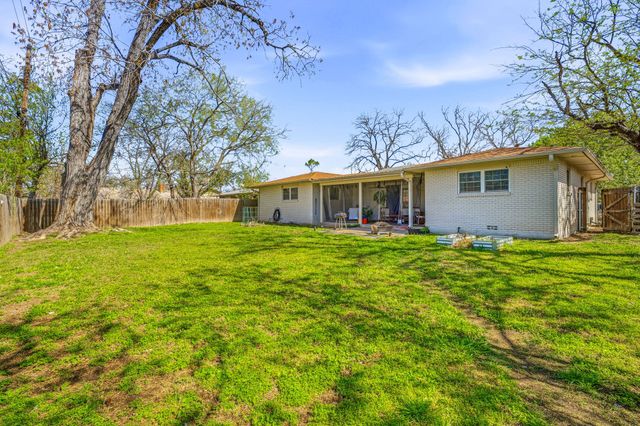 1310 N Cleveland Avenue, Stephenville, TX 76401