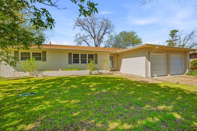 1310 N Cleveland Avenue, Stephenville, TX 76401