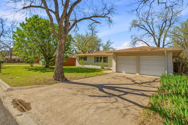 1310 N Cleveland Avenue, Stephenville, TX 76401