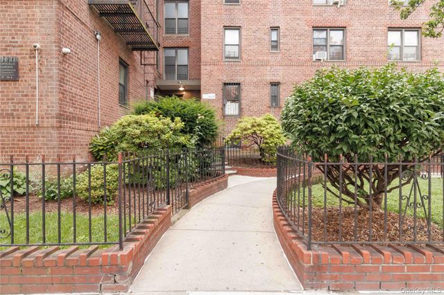 37-56 87th Street 5D, Jackson Heights, NY 11372