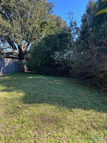 8130 Stonebrook Dr, Pensacola, FL 32514