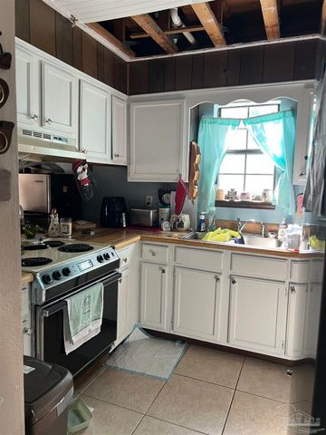 8130 Stonebrook Dr, Pensacola, FL 32514