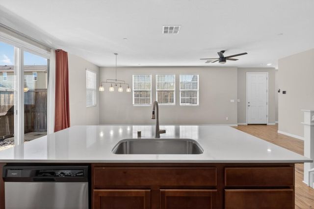 8195 Kramer Ranch Ln, Elk Grove, CA 95758