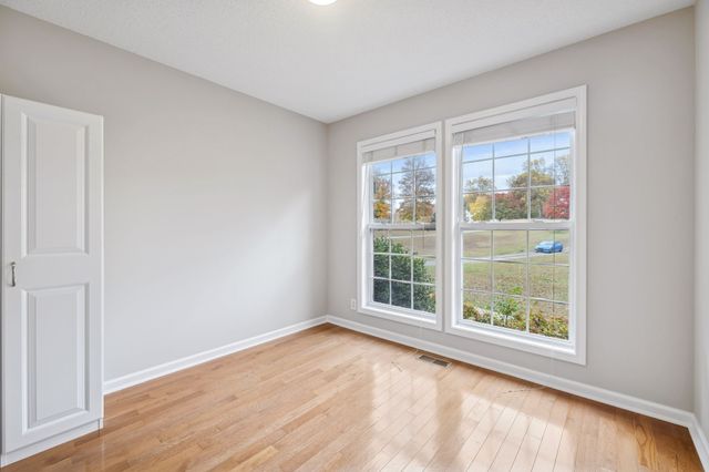 1040 Heatherwood Rd, Pleasant View, TN 37146