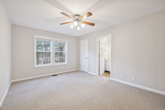 1040 Heatherwood Rd, Pleasant View, TN 37146