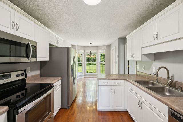 1040 Heatherwood Rd, Pleasant View, TN 37146