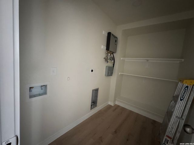 631 E Mistletoe, San Antonio, TX 78212