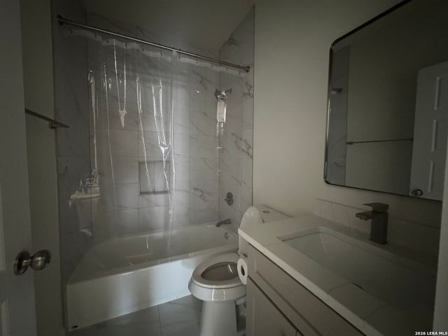 631 E Mistletoe, San Antonio, TX 78212