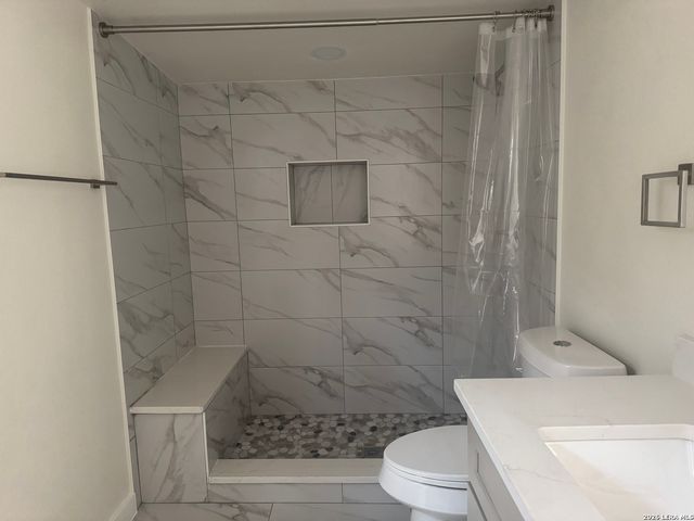 631 E Mistletoe, San Antonio, TX 78212