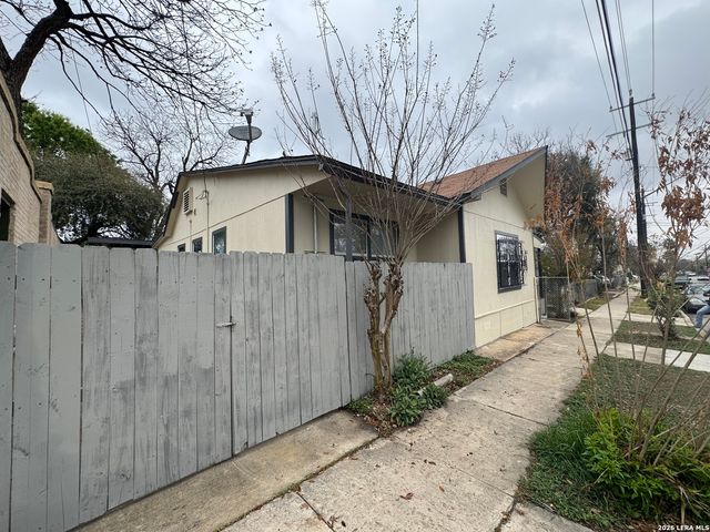 631 E Mistletoe, San Antonio, TX 78212