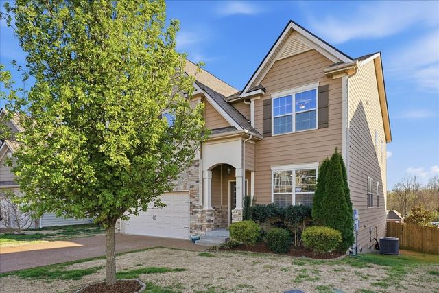 5020 Kendrick Dr, Spring Hill, TN 37174