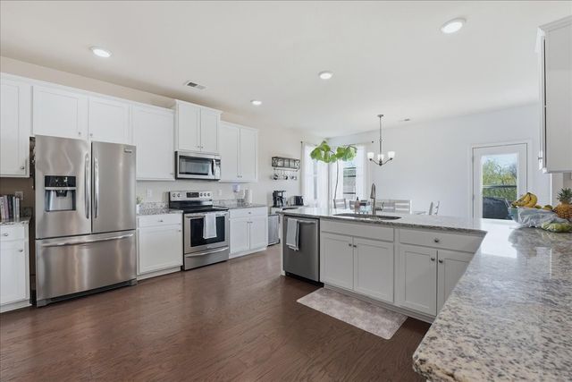 5020 Kendrick Dr, Spring Hill, TN 37174